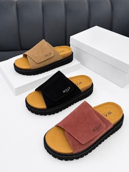Palm slippers photo 1