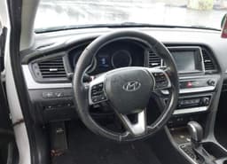 2019 Hyundai Sonata photo 3